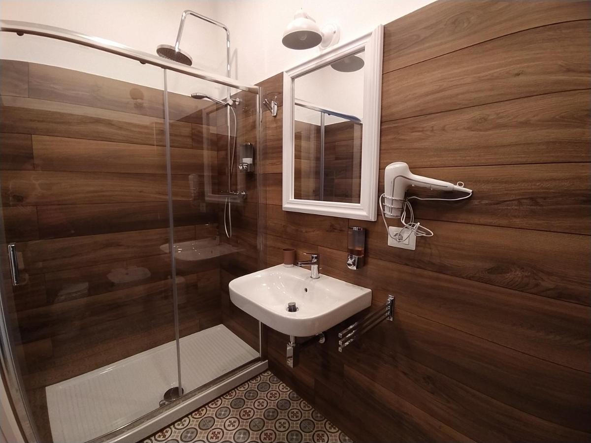 Protodomus Hotel Bronte Bagian luar foto