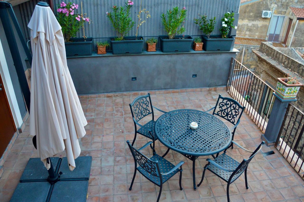Protodomus Hotel Bronte Bagian luar foto
